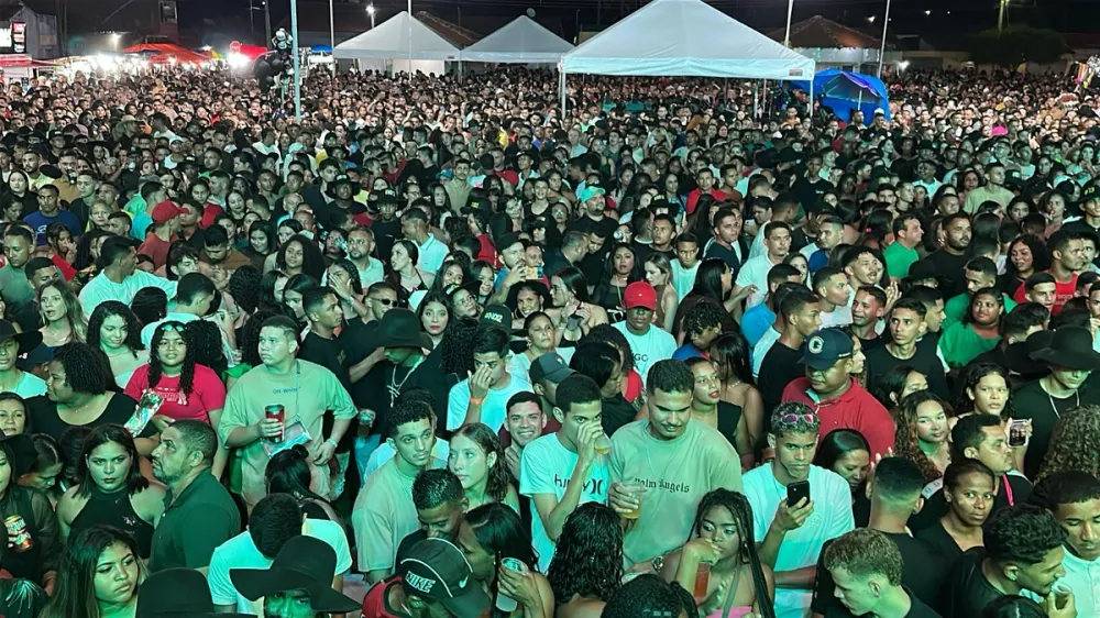 Hugo Napoleão celebra 61 anos com grande festa e show de Natanzinho Lima